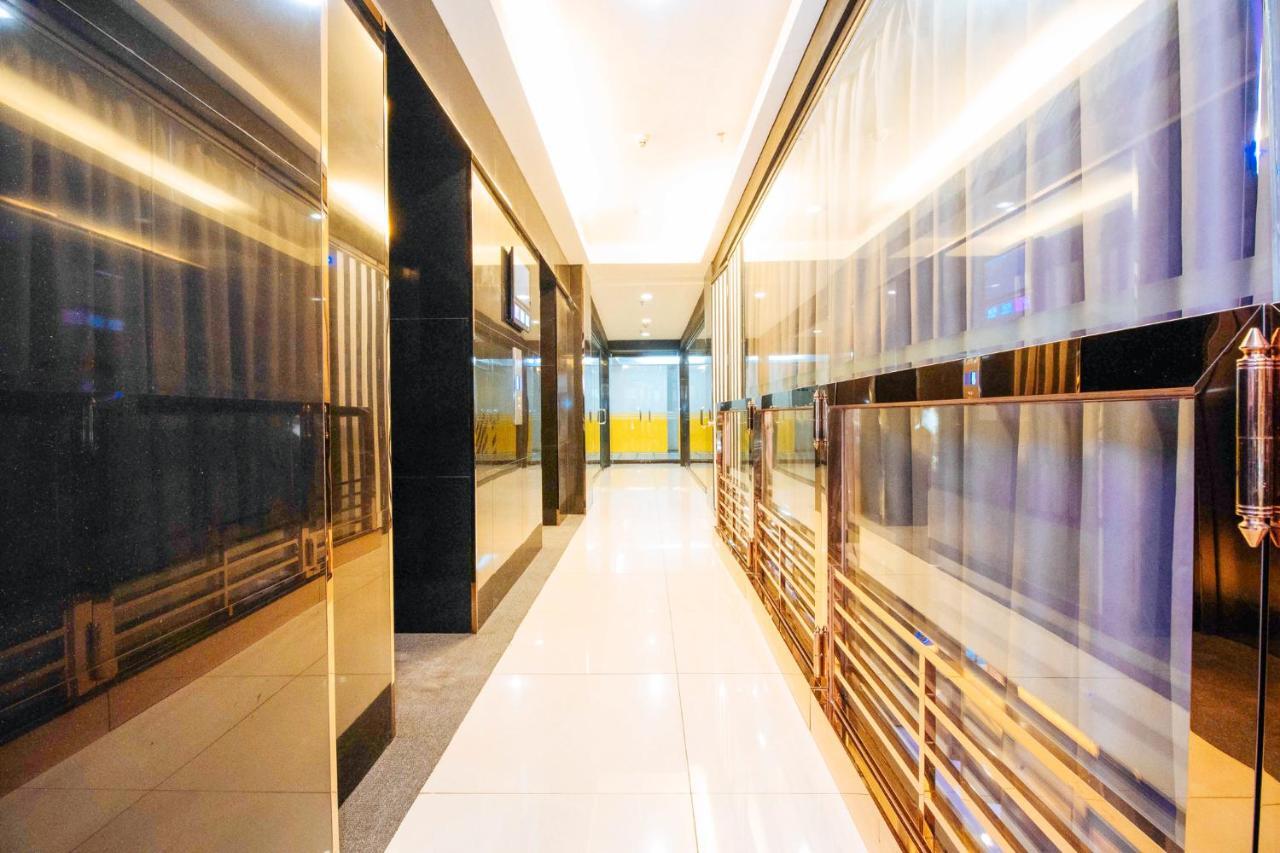 Hotel Reddoorz Premium Near Trinoma Quezon City Exterior foto