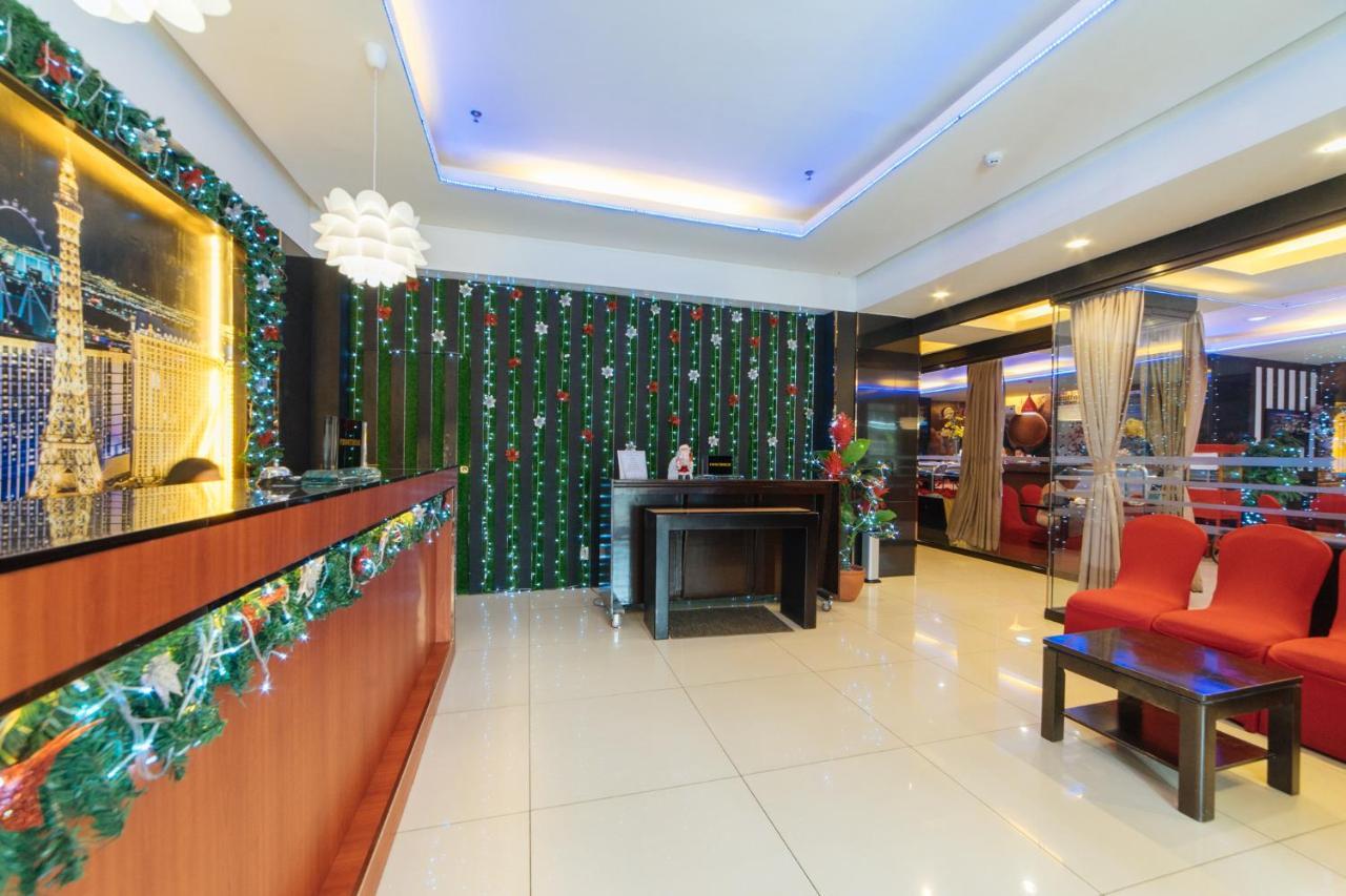 Hotel Reddoorz Premium Near Trinoma Quezon City Exterior foto